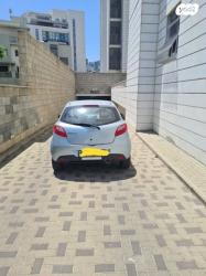 מאזדה H Dynamic אוט' 1.5 (103 כ"ס) בנזין 2009 למכירה בנתניה