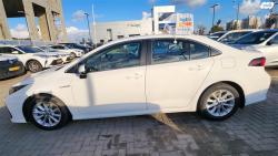 טויוטה קורולה הייבריד Sun סדאן אוט' 1.8 (98 כ''ס) בנזין 2021 למכ