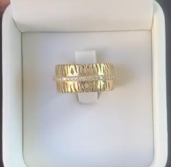טבעת זהב חדשה בקופסאלא נענדה