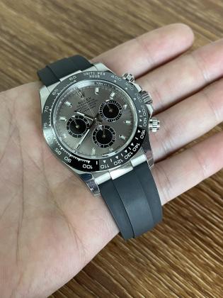 שעונים בבנייה אישית 100% זהים