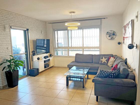 שמחה הולצברג 5 (רחובות החדשה)