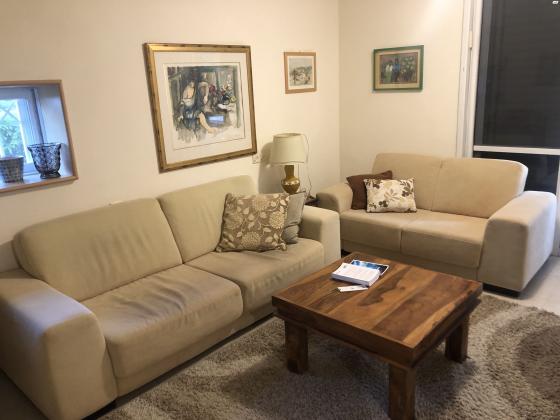 סלון במצב מצויין ומאוד נוח