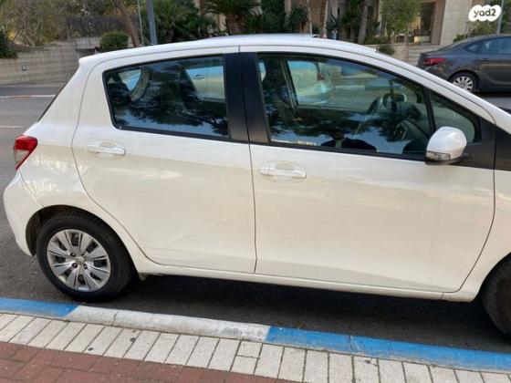 טויוטה יאריס Style אוט' 1.3 (99 כ"ס) בנזין 2014 למכירה בפתח תקווה