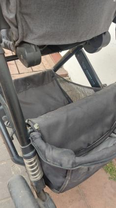 טיולון + אמבטיה של חברת