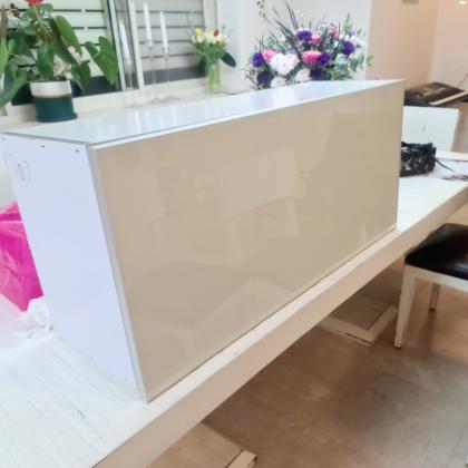 קלאפה כחדשה, זכוכית חלבית מנגנון של בלום