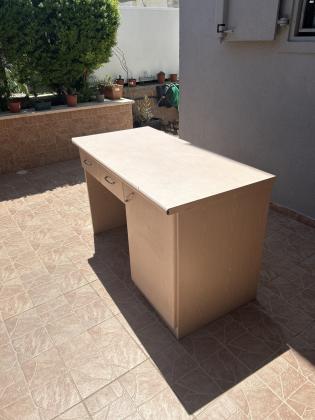 שידה עם ארון צדדי ומגירה שידה