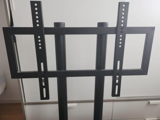 שידת טלויזיה יפיפייה ויוקרתית