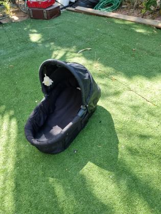 עגלת תינוק קומפלט כולל כל החלקים