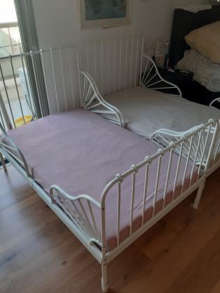 2 מיטות ילדים