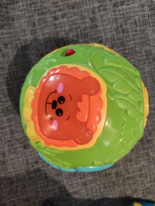 כדור מעודד זחילה במצב כמו