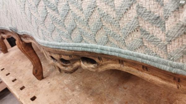 הספה טופלה מהיסוד, חיזוקי עץ,