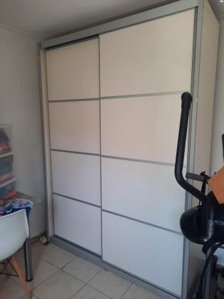 למכירה ארון הזזה