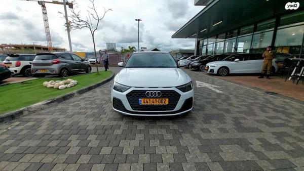 אאודי A1 Sportback Style אוט' 1.0 (110 כ''ס) בנזין 2021 למכירה בראשון לציון