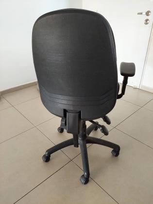 כסא אורטופדי למחשב או ללימודים לסיפרייה