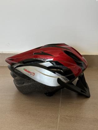 קסדה חדשה באיכות טובה, מתאים