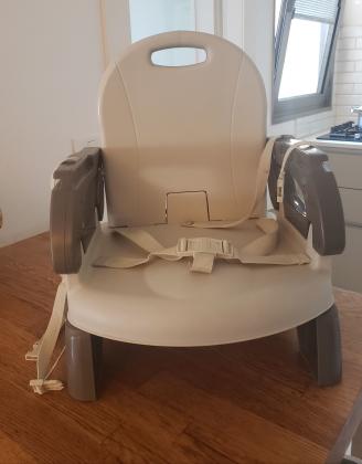 מושב הגבהה לתינוק במצב מצויין