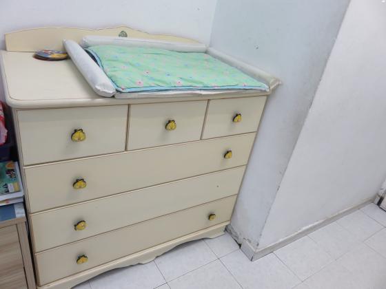 שידת החתלה טובה וחזקה במצב