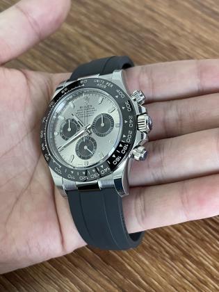 שעונים בבנייה אישית 100% זהים