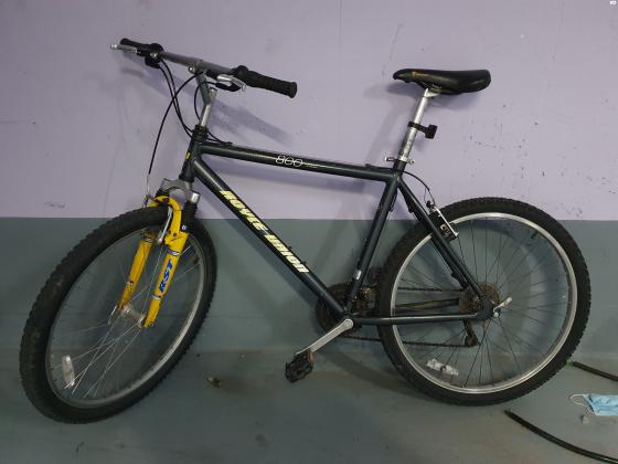 מסגרת אלומיניום עם זנב קשיחשיכוך קדמי