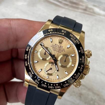 שעונים בבנייה אישית 100% זהים