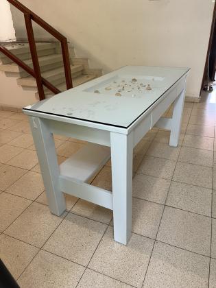 שולחן כתיבה תכלת מעץ מלא