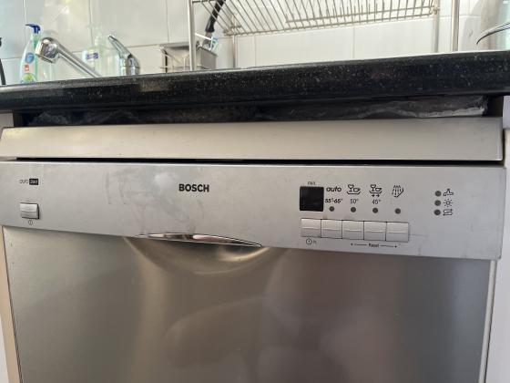 מדיח כלים של BOSCH במצב