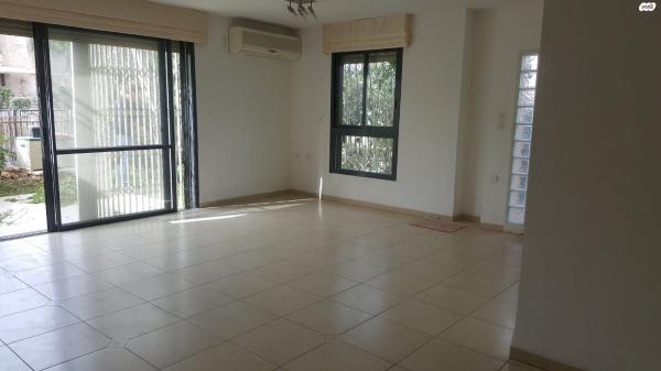 שדרות בן גוריון 55 (גבעת עדן)