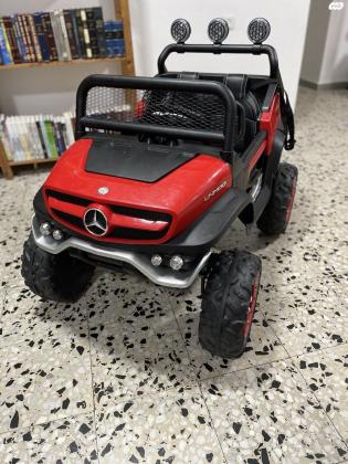 ג'יפ ממונע מרצדס עם 2