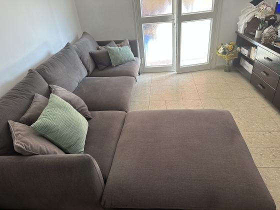 ספה חדשה באורך 3 מטרים ורוחב 1