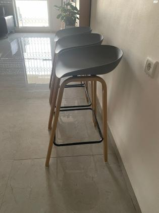 שלום,3 כסאות בר חדשים,הרכבתי ובקושי