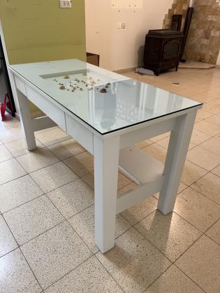 שולחן כתיבה תכלת מעץ מלא