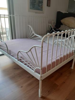 2 מיטות ילדים