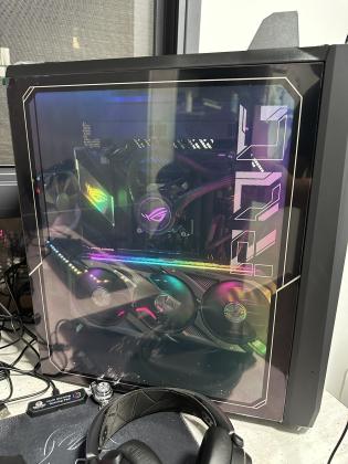 עמדת סטרימינג שלמה פרטים למטה