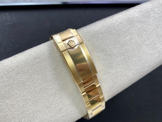 שעונים בבנייה אישית 100% זהים