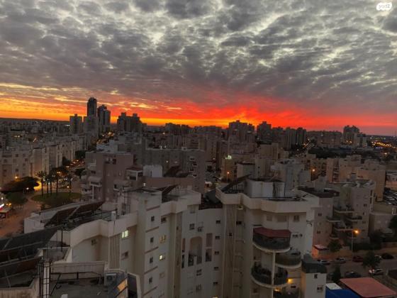 שדרות יוהנה ז'בוטינסקי 12 (נווה זאב)