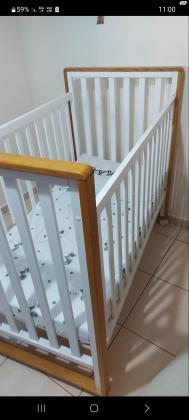 מיטת תינוק נקנתה במוצצים יחד