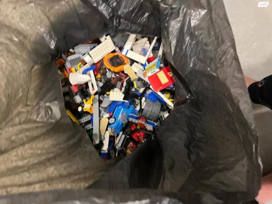 אלפי יחידות לגו מקורי בתפזורת