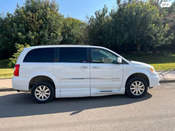 קרייזלר גראנד וויאג'ר Touring אוט' 7 מק' 3.6 (279 כ''ס) בנזין 2016 למכירה באבן יהודה