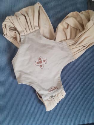 מנשא מבד מתלבש על ההורה