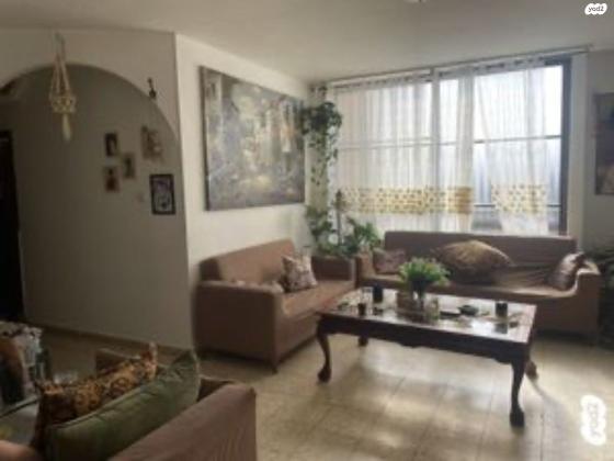 יעקב קינמון 12 (מרכז העיר)