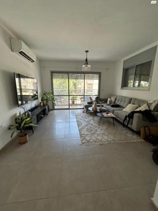 שדרות יהודית 14 (מונטיפיורי)