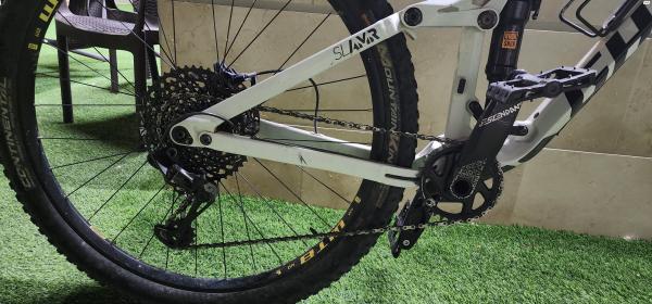 למכירה Ghost Slamr 6