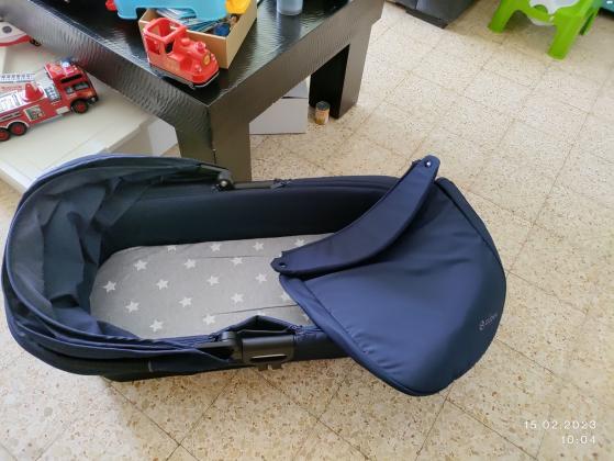 עגלת תינוק במצב כמו חדש