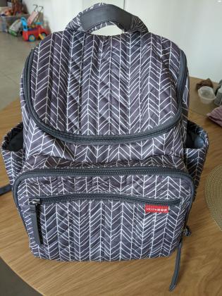 תיק העגלה המרופד של Skip Hop (סקיפ הופ)