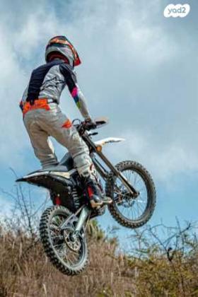 סורון ULTRA BEE T (2023)