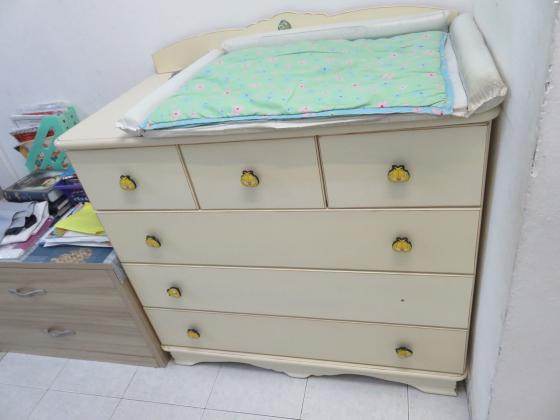 שידת החתלה טובה וחזקה במצב