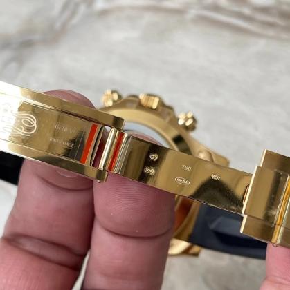 שעונים בבנייה אישית 100% זהים