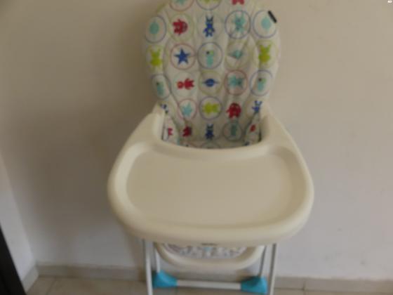 כיסא אוכל נוח מאוד עם