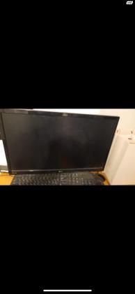 מחשב נייח מגיע עם שתי