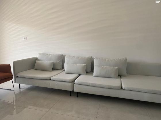 ספה תלת מושבית (1